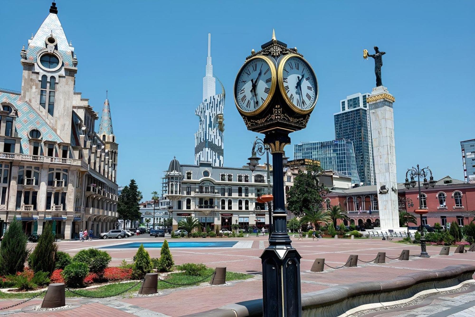 Orbi Batumi City Beach View Hotel Exterior foto